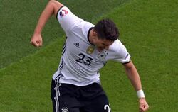 Mario Gomez ist einer, der Spiele entscheiden kann. Das zeigte er durch den 1:0-Siegtreffer gegen Nordirland. FOTO: DPA