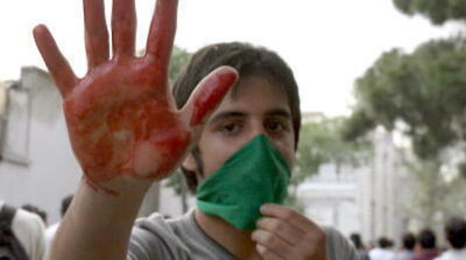 Blutige Demonstrationen in Teheran zeigen, dass sich die Iraner gegen den Machtapparat der Islamischen Republik auflehnen. FOTO: