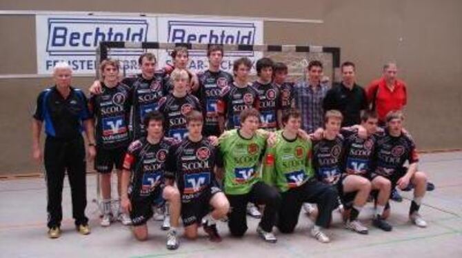 Kämpft am Wochenende um die deutsche Meisterschaft: Die A-Jugend der JSG Neuhausen-Metzingen. Hintere Reihe von links: Trainer K