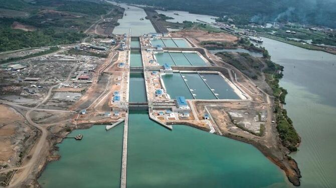 Bereit für Containerriesen: Die neuen Schleusen von Cocolí auf der pazifischen Seite des Panamakanals. Foto: Kanalverwaltungs