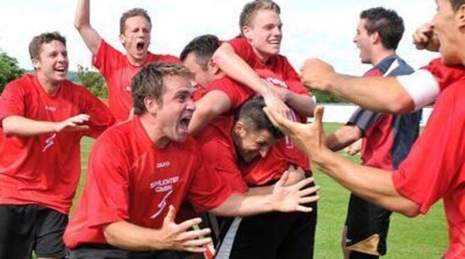 Grenzenloser Jubel beim zukünftigen Landesligisten TSV Wittlingen. Mit einem 2:1-Sieg in Kirchentellinsfurt sicherten sich die Ä