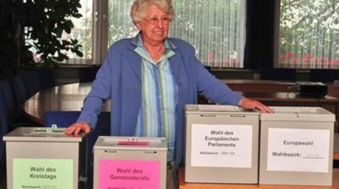 Die Wahlhelfer im Kreis Tübingen hatten gut zu tun. Die Wahlbeteiligung lag schließlich immerhin bei 56,1 Prozent.
GEA-FOTO: MEY