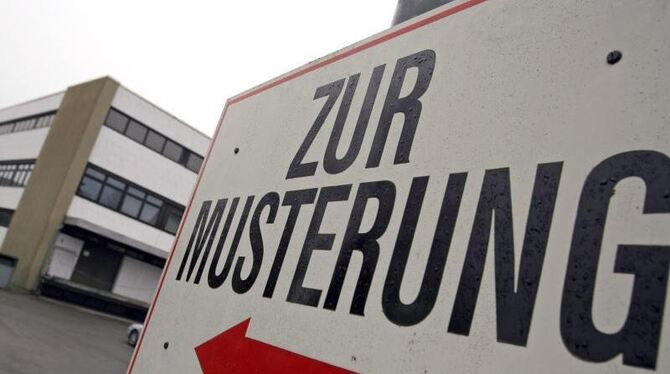 Kreiswehrersatzamt im bayerischen Kempten im Jahr 2007: Die Wehrpflicht war zum 1. Juli 2011 nach 55 Jahren ausgesetzt worden Kreiswehrersatzamt im bayerischen Kempten im Jahr 2007: Die Wehrpflicht war zum 1. Juli 2011 nach 55 Jahren ausgesetzt worden