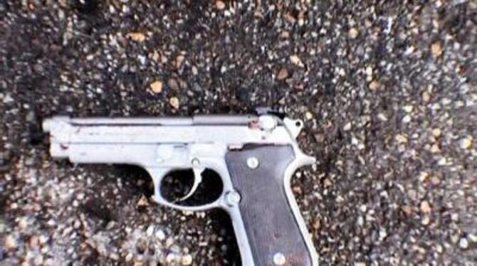 Die 9mm Beretta, mit der Tim K. bei seinem Amoklauf 15 Menschen getötet hat. FOTO: DPA