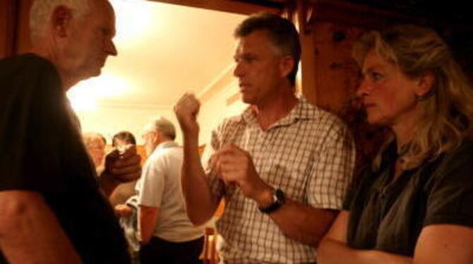 Nina und Carsten Speidel haben die Bürgerinitiative angestoßen.  FOTOS: DÜRR