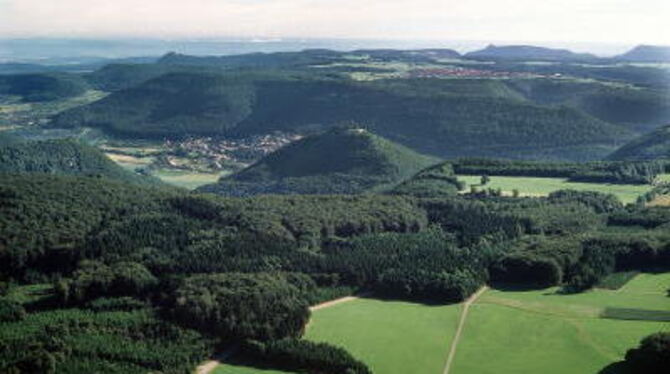 Die enge Verbindung von Natur und Siedlungsraum ist charakteristisch für das Biosphärengebiet Schwäbische Alb. GEA-ARCHIVFOTO: G