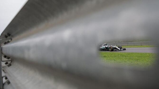 Die Verantwortung für den Crash mit Lewis Hamilton wurde Nico Rosberg zugeschrieben. Foto: Christian Bruna