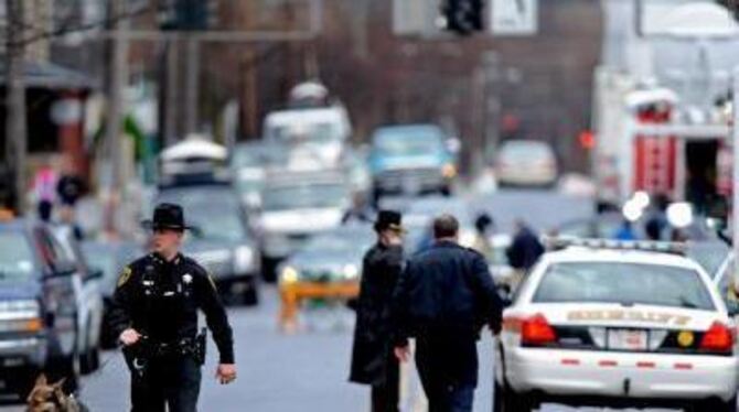 New Yorker Polizei bei einem Einsatz (Archivbild). In der US-Ostküstenmetropole sind Terrorverdächtige gefasst worden. FOTO: DPA