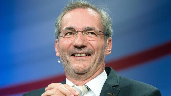 Der frühere Ministerpräsident von Brandenburg, Matthias Platzeck, hat bei den Tarifgesprächen mit der Lufthansa geschlichtet.