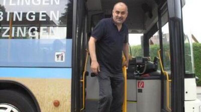 Ali Reza Deyhimi ist &raquo;der netteste Busfahrer der Welt&laquo;, wie manche Fahrgäste finden. Wo seine Heimat liegt? &raquo;D