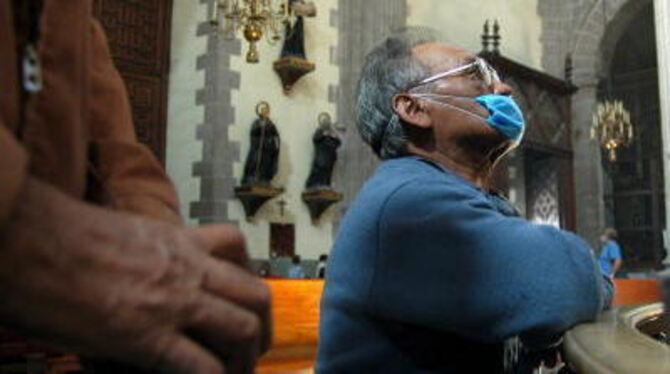 Hilft nur noch beten? Die Schweinegrippe fordert in Mexiko immer mehr Todesopfer. FOTO: DPA