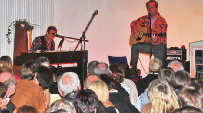 Blues, Folk und Cajun mit Chris Jagger und Charlie Hart in der Wimsener Mühle. GEA-FOTO: MEYER