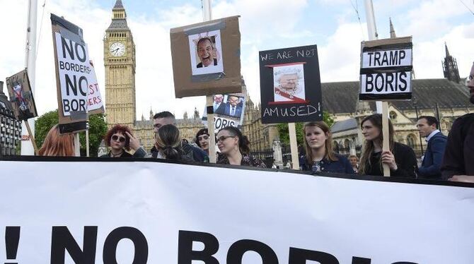 Nicht überall beliebt: Protest in London gegen den Brexit-Befürworter Boris Johnson nach dem knappen Ja zum EU-Austritt. Foto