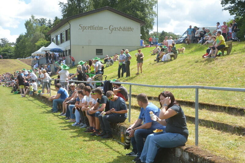 Stars besiegen Küchenchefs