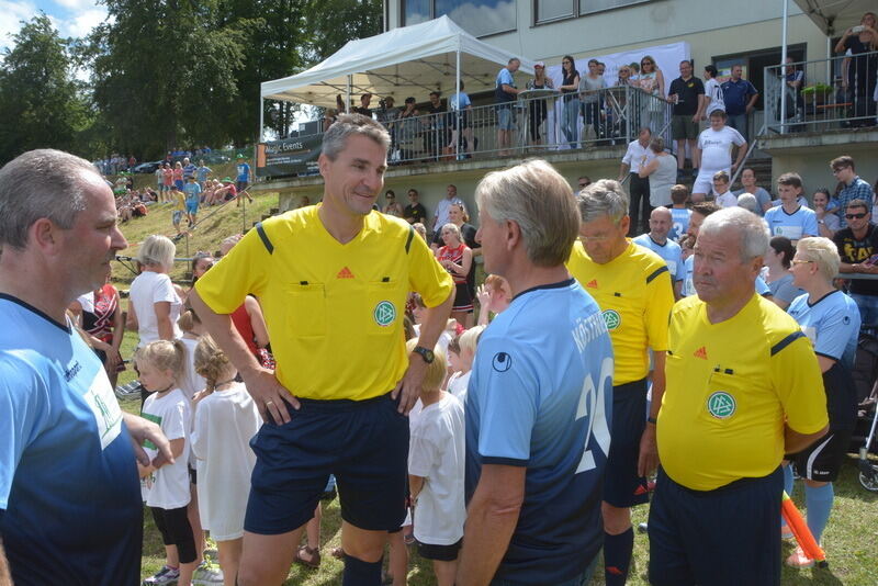 Stars besiegen Küchenchefs