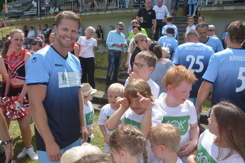 Stars besiegen Küchenchefs