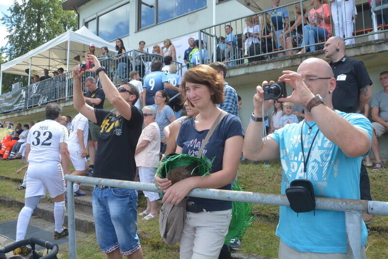 Stars besiegen Küchenchefs