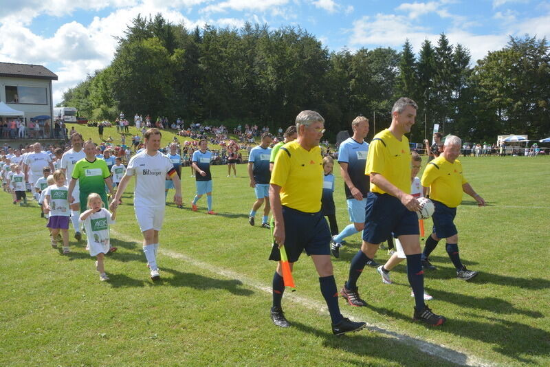 Stars besiegen Küchenchefs