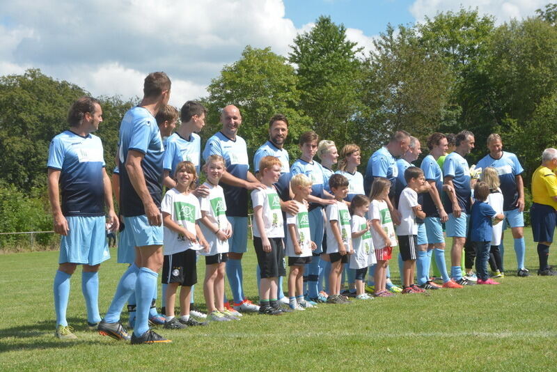 Stars besiegen Küchenchefs