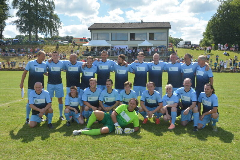 Stars besiegen Küchenchefs