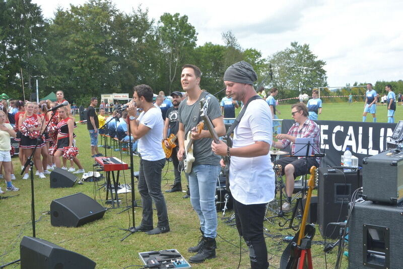 Stars besiegen Küchenchefs