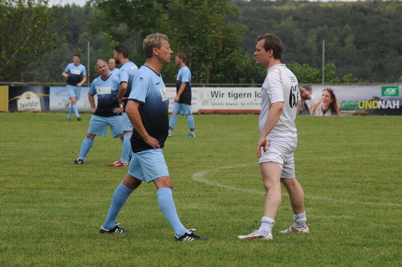 Stars besiegen Küchenchefs