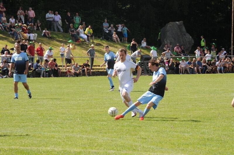 Stars besiegen Küchenchefs