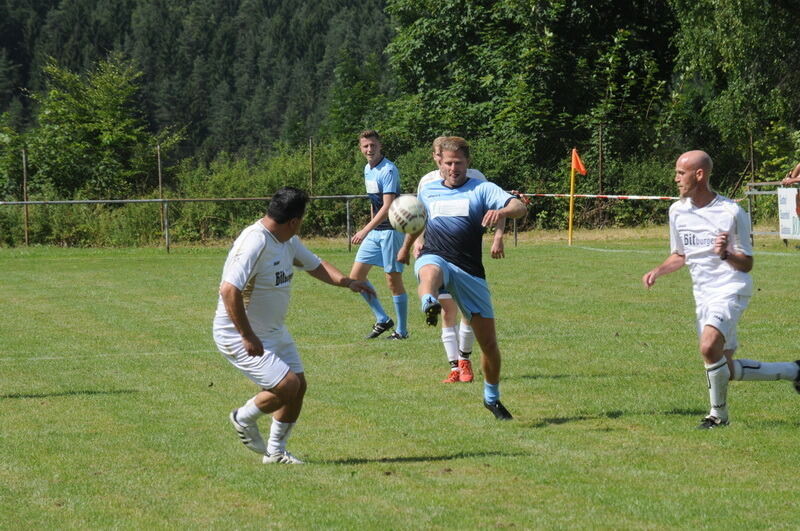 Stars besiegen Küchenchefs