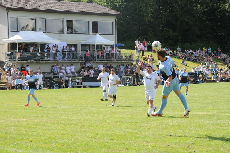 Stars besiegen Küchenchefs