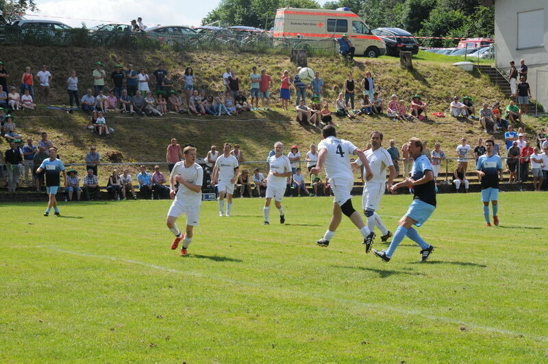 Stars besiegen Küchenchefs