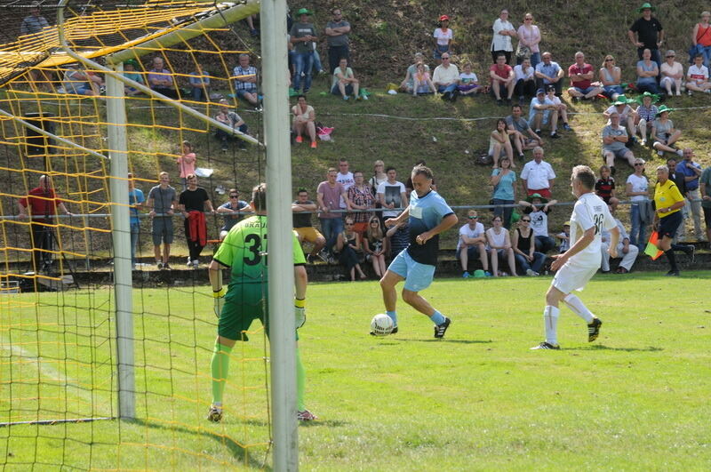 Stars besiegen Küchenchefs