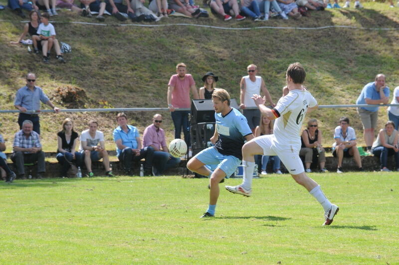 Stars besiegen Küchenchefs