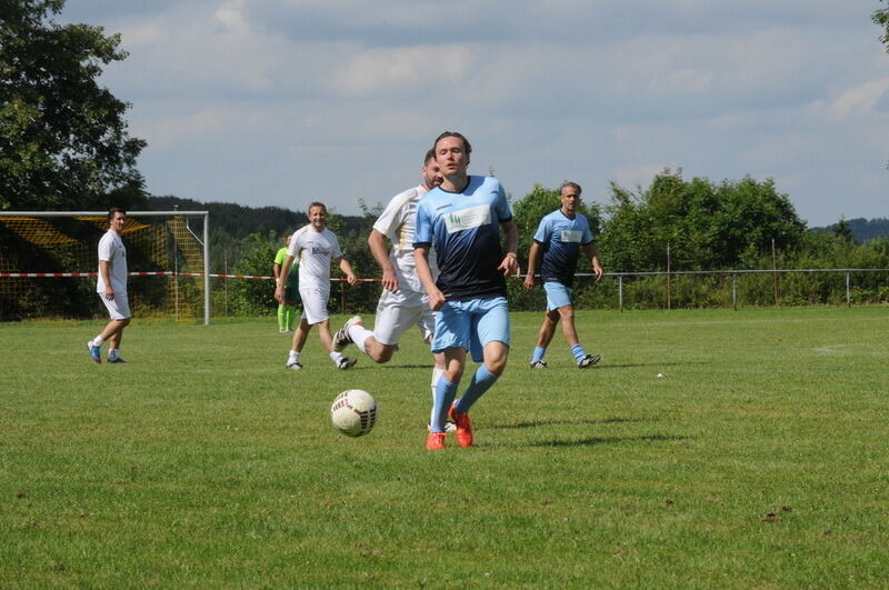 Stars besiegen Küchenchefs