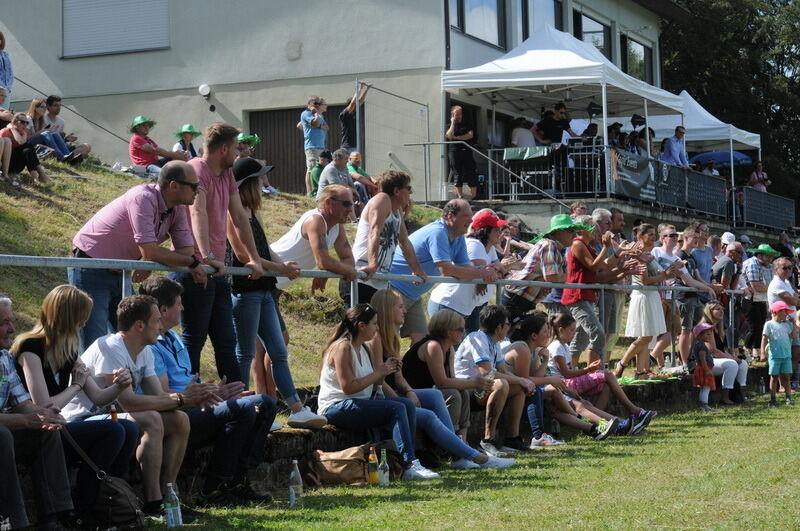 Stars besiegen Küchenchefs