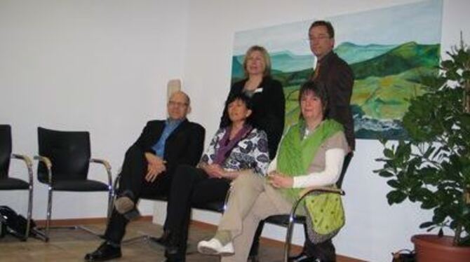 Ansprechpartner in der Engstinger Ambulanz (von links): Oberarzt Dr. Alexander Baier, die medizinische Fachangestellte Elvira Vo