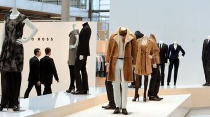 Die Wirtschaftskrise macht auch vor HUGO BOSS nicht Halt: Der Modekonzern verzeichnet 2008 einen Rückgang um 27 Prozent. Und leg