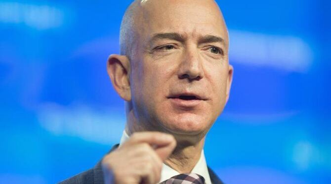 Jeff Bezos schob sich in der »Forbes«-Reichenliste an Starinvestor Warren Buffett vorbei auf Platz drei. Foto: Michael Reynol