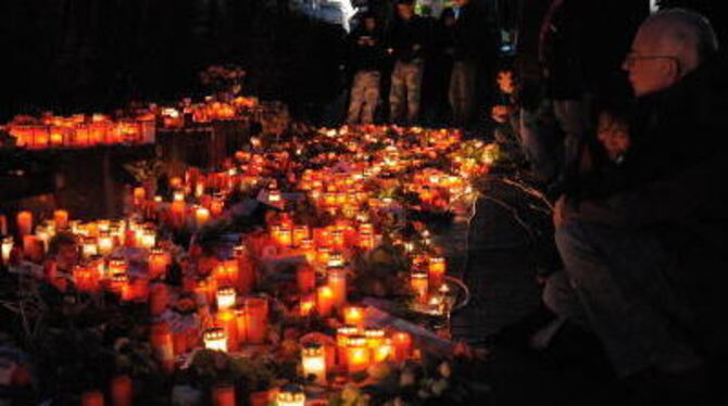 Tiefste Betroffenheit nach dem Amoklauf von Winnenden. FOTO: DPA