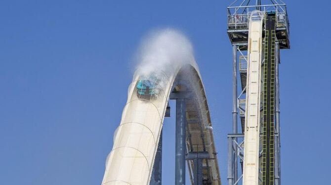 Ein Zehnjähriger ist auf einer Wasserrutsche in einem Vergnügungspark in der US-Stadt Kansas-City ums Leben gekommen. Nach ei