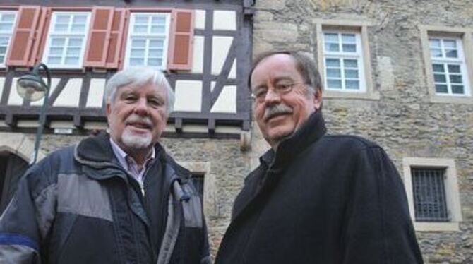 Machen sich für den Denkmalschutz stark: die Reutlinger Christian Barth (links) und Winfried Langner.
FOTO: TRINKHAUS
