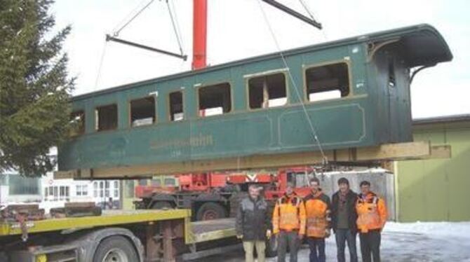Der historische Eisenbahnwagen wird derzeit in einer Münsinger Schreinerei möglichst originalgetreu aufgearbeitet, um als Gourme