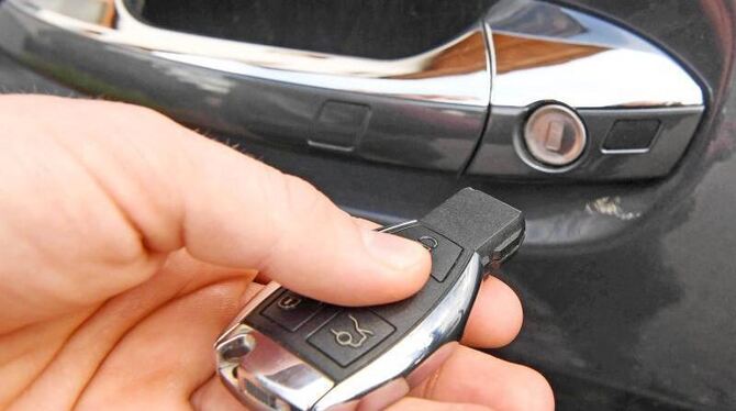 Keyless Go-Schlüssel eines Geländewagens: Weltweit könnten 100 Millionen Fahrzeuge von der Sicherheitslücke betroffen sein. F
