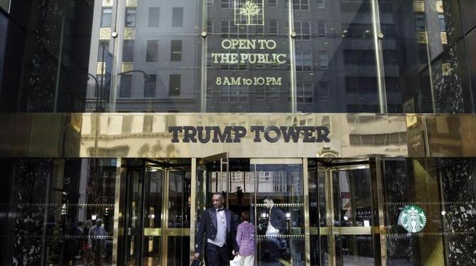 Trump Tower in New York: Der republikanische US-Präsidentschaftskandidat hat rund eine halbe Milliarde Euro Schulden. Foto: J