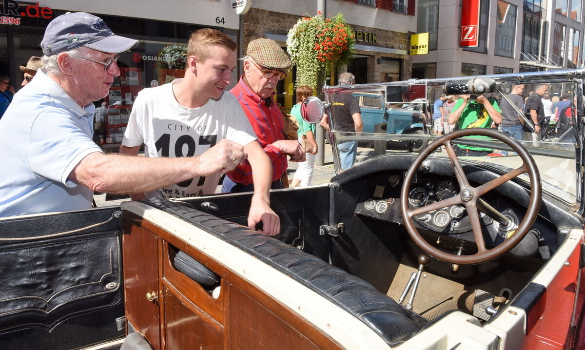 stadt-2208-oldtimertag lancia7 pacher (jpg)