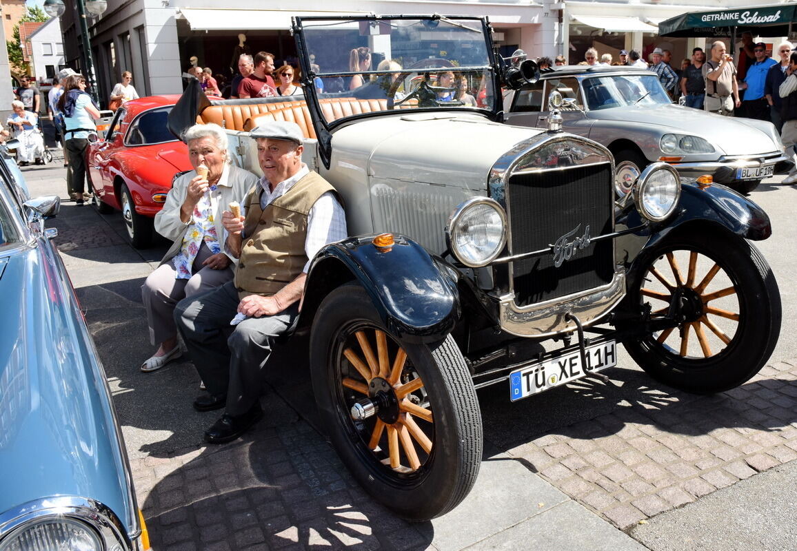 stadt-2208-oldtimertag41 pacher (jpg)