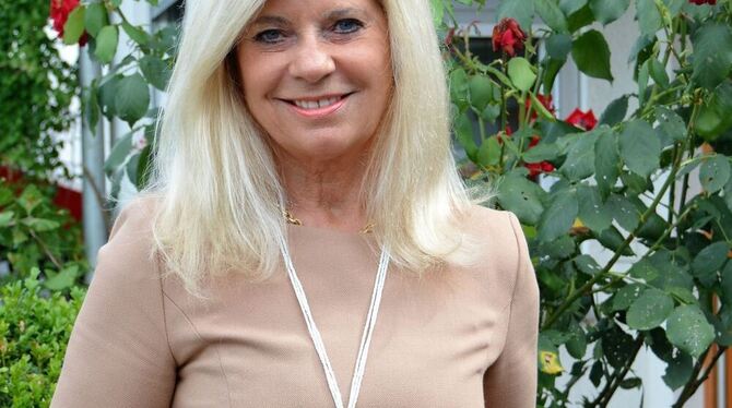 Elfi Singer-Zagaria lebt als Immobilienmaklerin in Wannweil und gehört als gekrönte Prinzessin dem Herrscherhaus des afrikanisch