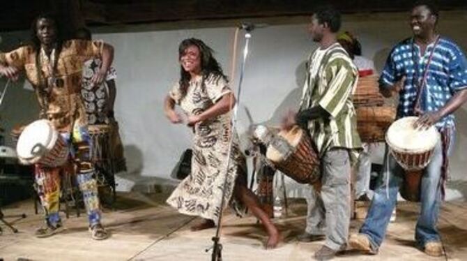 Afrikanische Musik begeisterte in der Grafenberger Kelter.
FOTO: MAR