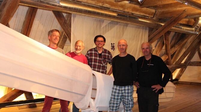 IG Kunstraum-Macher (von links) Martin Rost, Jochen Meyder, Helm Zirkelbach, Edgar Braig und Wolf Nkole Helzle. GEA-FOTO: GEIGER