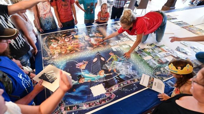 Insgesamt umfasst das Puzzle von Ravensburger 40320 Teile. Foto: Felix Kästle/dpa Insgesamt umfasst das Puzzle von Ravensburger 40320 Teile. Foto: Felix Kästle/dpa