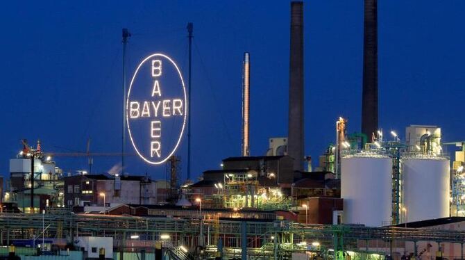 Bayer-Werk in Leverkusen: Der Monsanto-Deal würde Bayer zur weltweiten Nummer eins im Geschäft mit Agrarchemie machen. Foto: